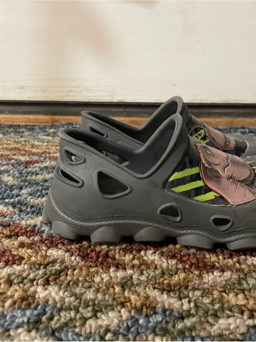 Rare Kids' Gray Dinosaur Clog Shoes size9/10